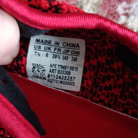 YEEZY ADIDAS red and black sneakers 👟 7.5 - Picture 6 of 6